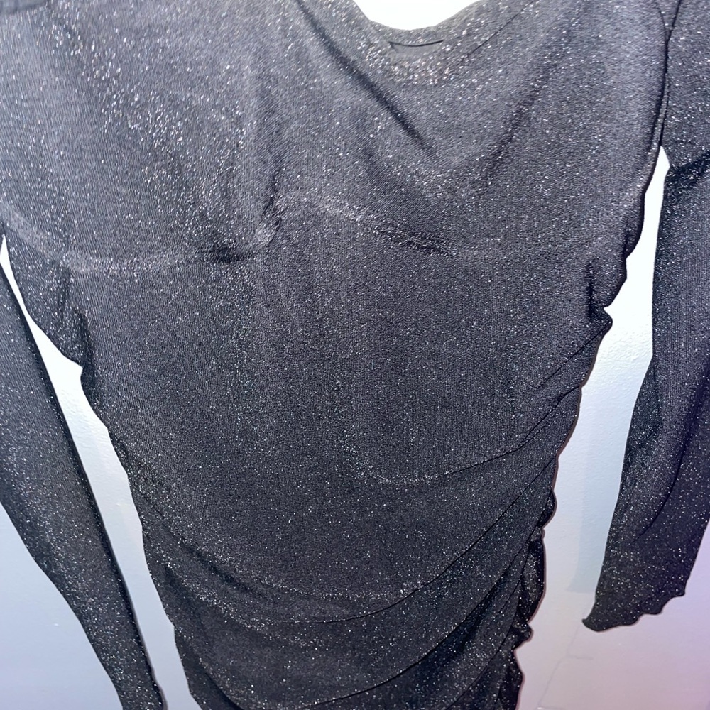 Robe noir brillante